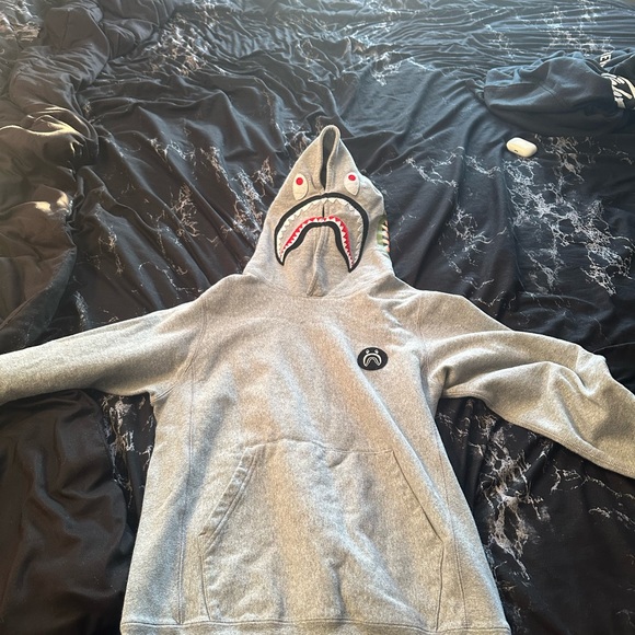 Selling grey Bape hoodie size small - Picture 3 of 4